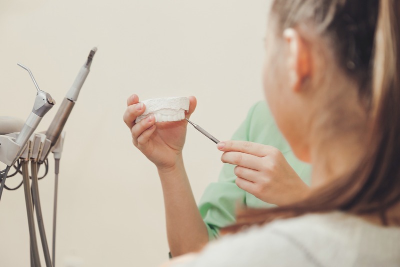 筋肉の「過剰な働き」をピンポイントで和らげる仕組み